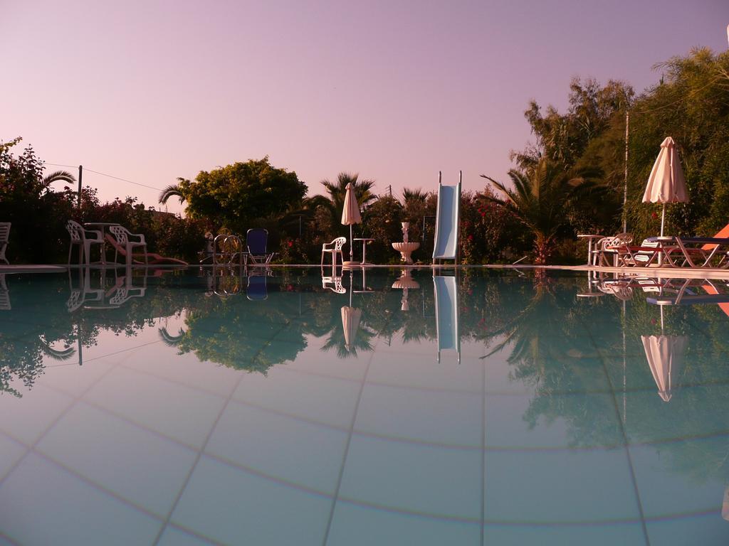 Violetta Hotel Amoudara  ภายนอก รูปภาพ
